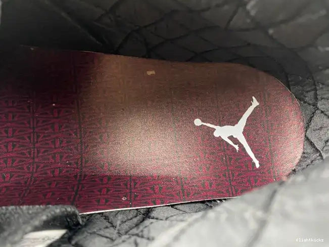 DV6989-001 Ma Retro 12 Maniere Jordan Black A 0606
